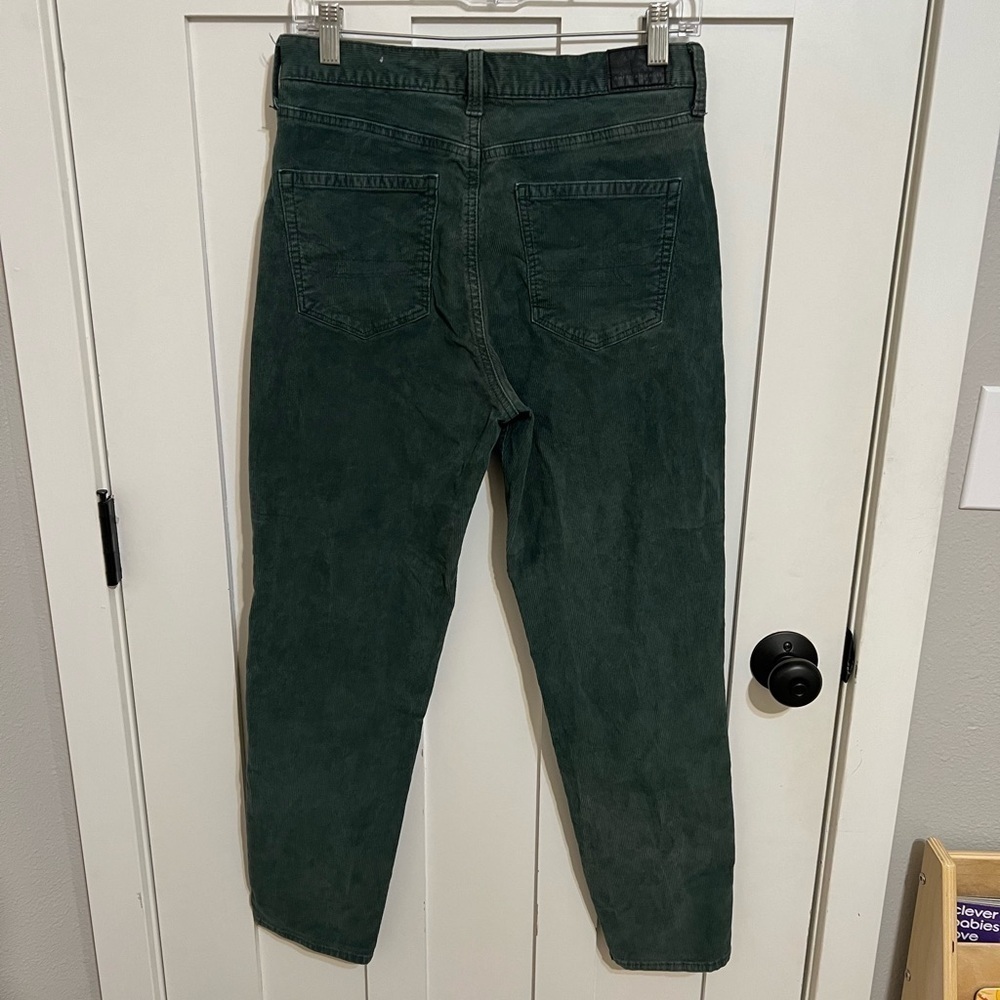 American Eagle Green Corduroy Mom Jeans Size 4 - Picture 2 of 6